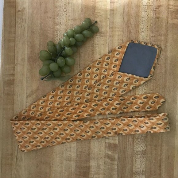 #1181 VTG Robert Talbot  gold and brown silk necktie - Picture 6 of 7